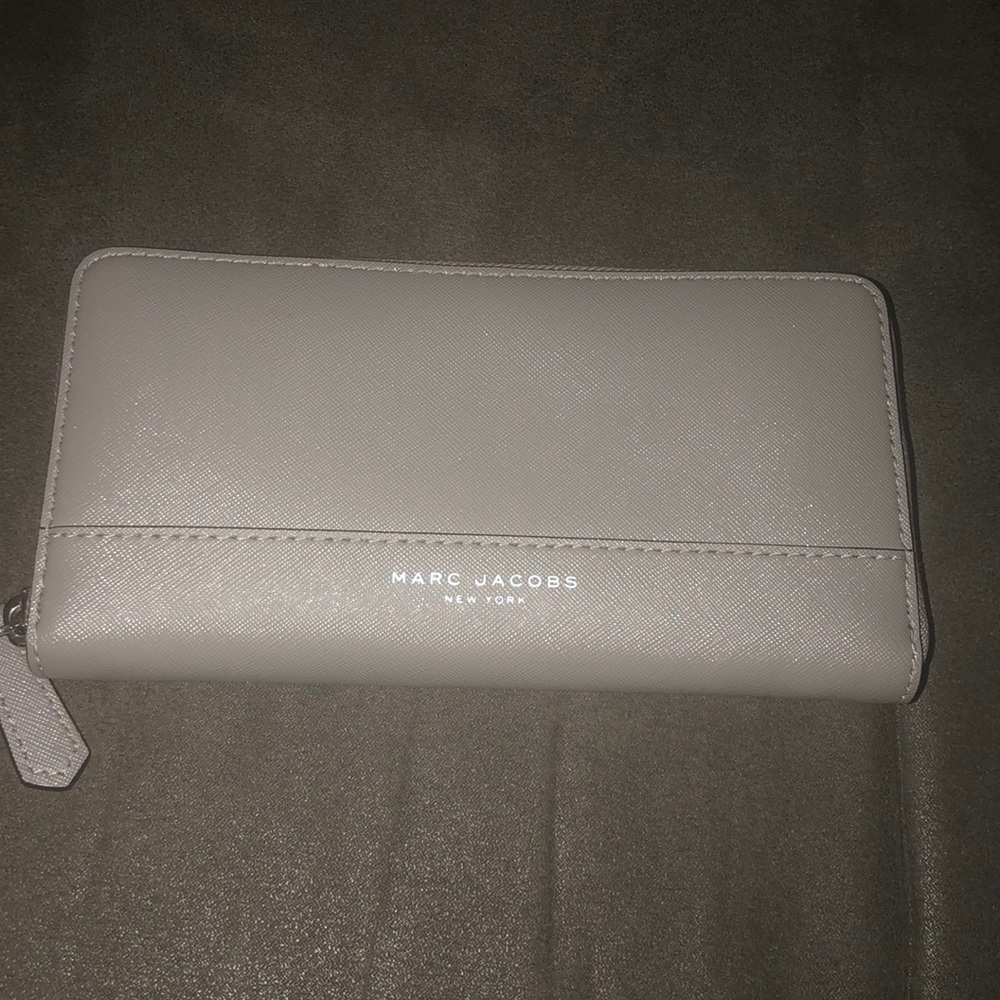 Marc Jacob’s Grey Zip Around Wallet